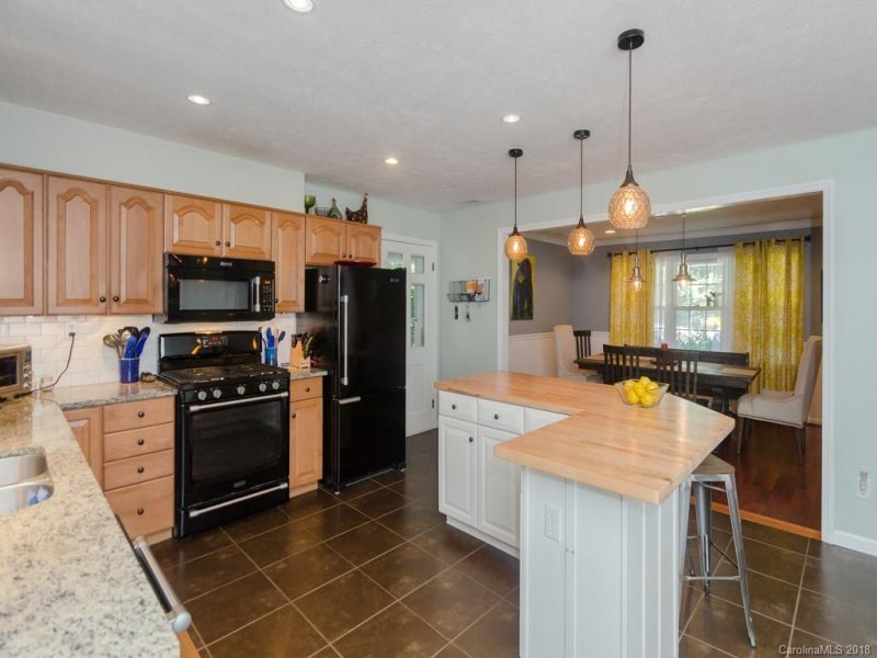 Property image 4 at 921 Indian Hill Road, Hendersonville, NC 28791