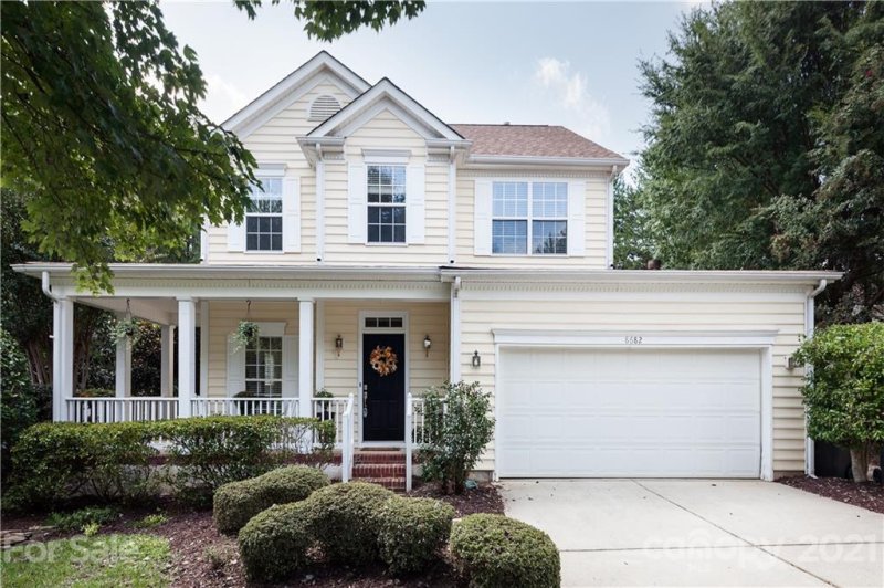 Property image 2 at 8682 Brook Glen Lane, Huntersville, NC 28078