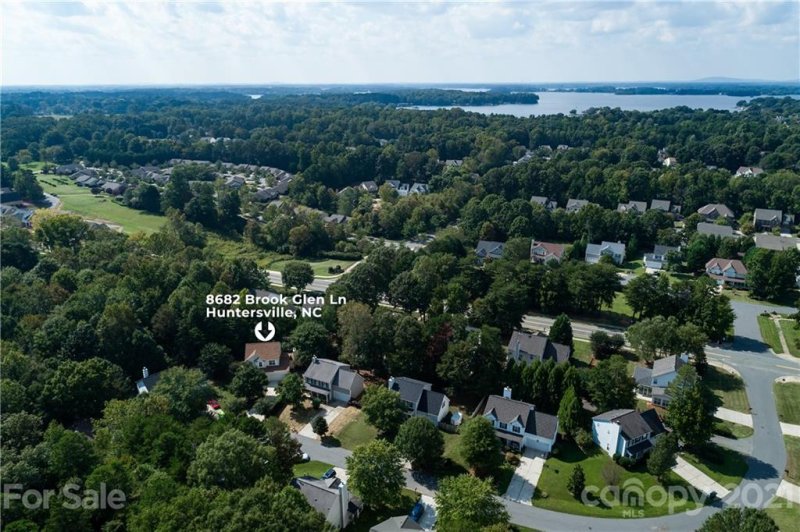 Property image 3 at 8682 Brook Glen Lane, Huntersville, NC 28078