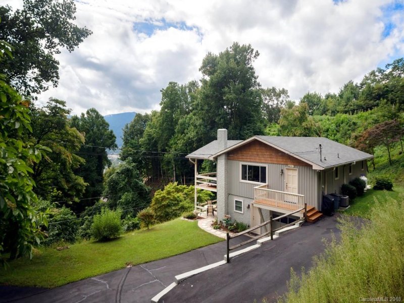 Property image 4 at 820 Scenic Circle, Waynesville, NC 28786