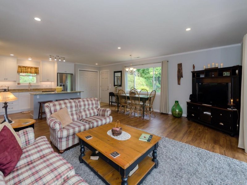 Property image 5 at 820 Scenic Circle, Waynesville, NC 28786