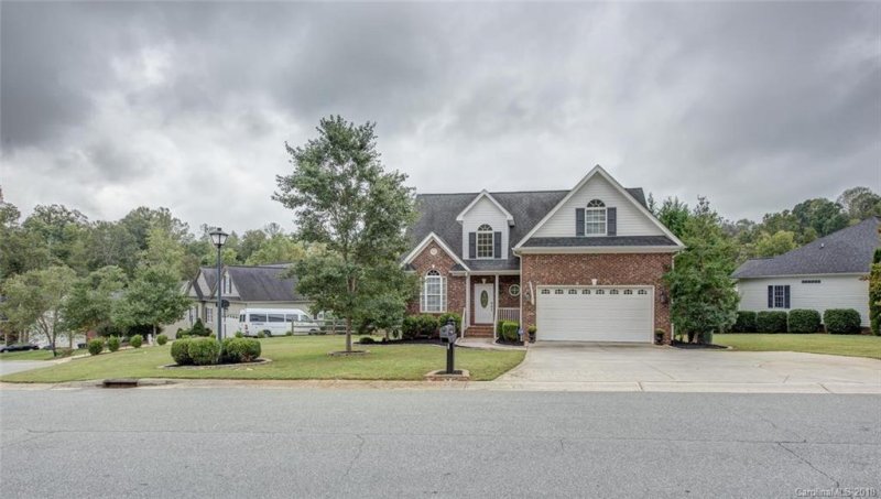 Property image 2 at 2001 Alton Court, Lowell, NC 28098