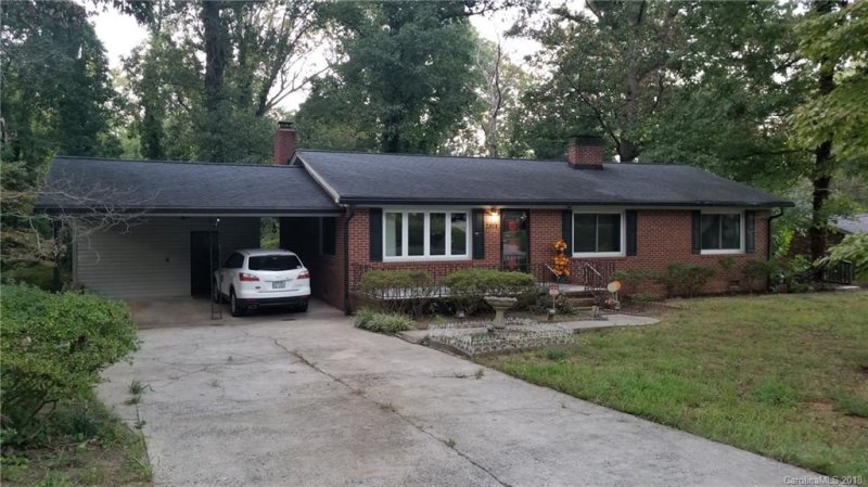 Property image 2 at 2304 Azalea Drive, Gastonia, NC 28054