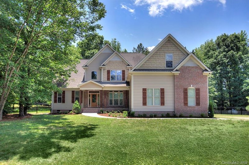 Property image 2 at 6914 Birdsong Lane, Waxhaw, NC 28173