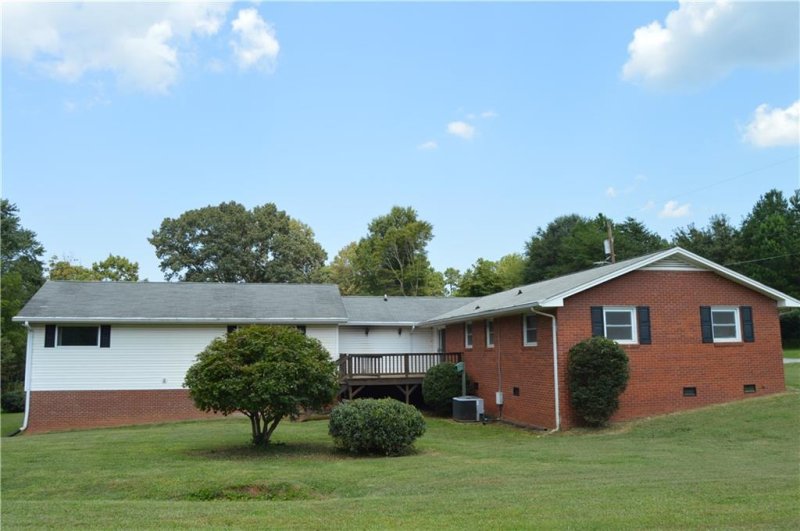 Property image 2 at 2509 29th Street, Hickory, NC 28601