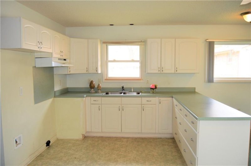 Property image 4 at 2509 29th Street, Hickory, NC 28601