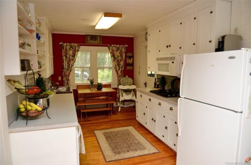 Property image 4 at 1318 E Broad Street, Statesville, NC 28677