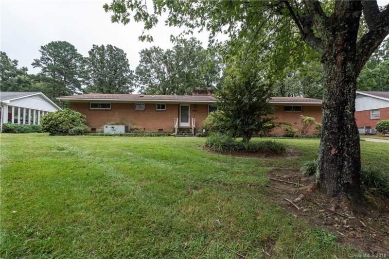 Property image 2 at 6633 Pawnee Drive, Charlotte, NC 28214