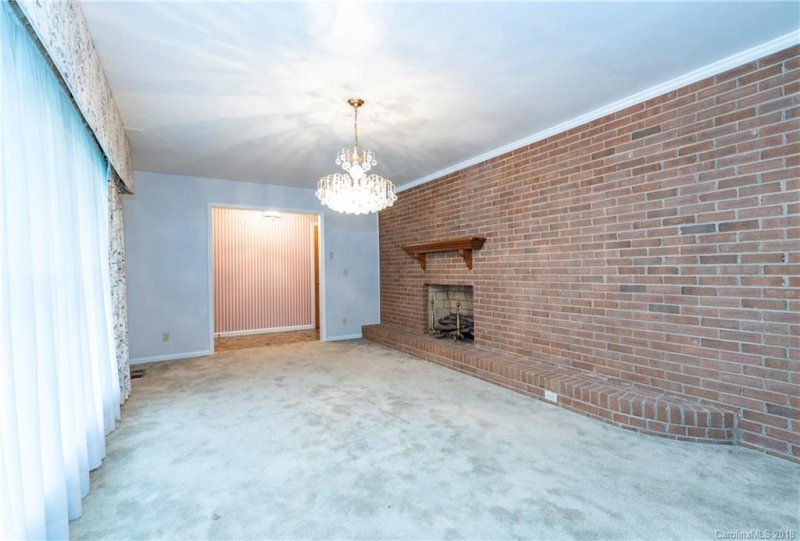 Property image 5 at 6633 Pawnee Drive, Charlotte, NC 28214