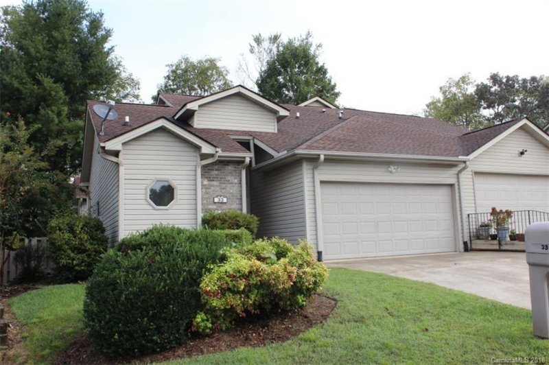 Property image 2 at 33 Tisha Lane, Hendersonville, NC 28739