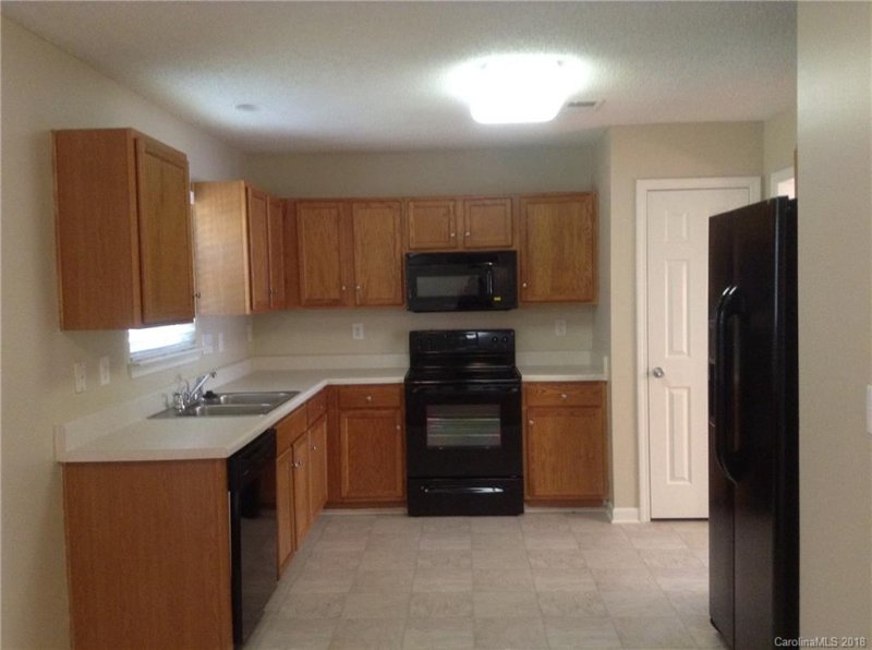 Property image 4 at 6204 Patric Alan Court, Charlotte, NC 28216