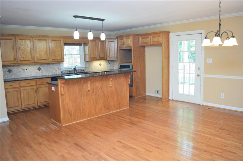 Property image 2 at 1130 38th Avenue, Hickory, NC 28601