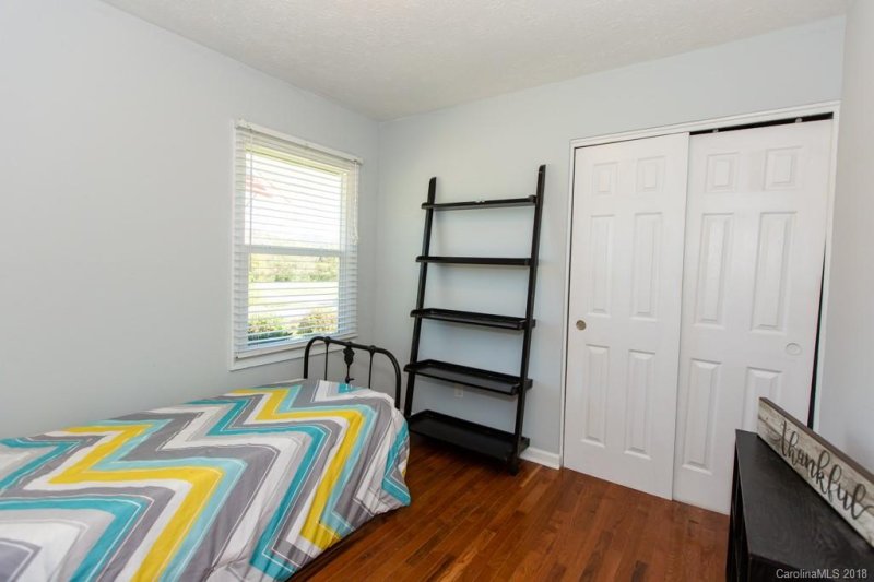 Property image 5 at 32 W Broadleaf Drive, Hendersonville, NC 28739