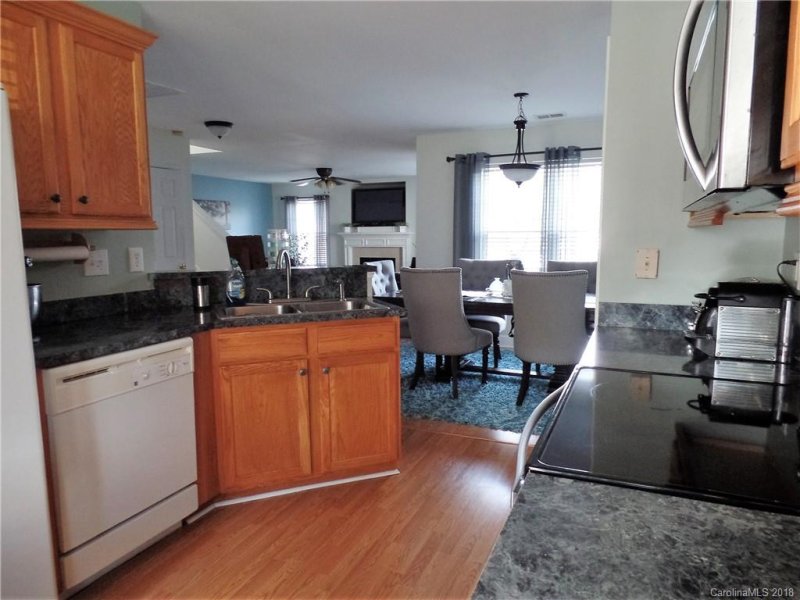 Property image 3 at 3725 Brookchase Lane, Charlotte, NC 28205