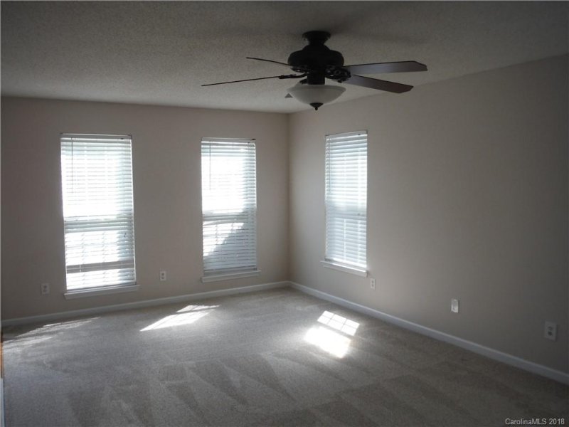 Property image 3 at 9811 Aaronda Court, Charlotte, NC 28213