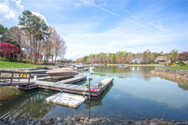 Property image 3 at 19404 Mary Ardrey Circle, Cornelius, NC 28031