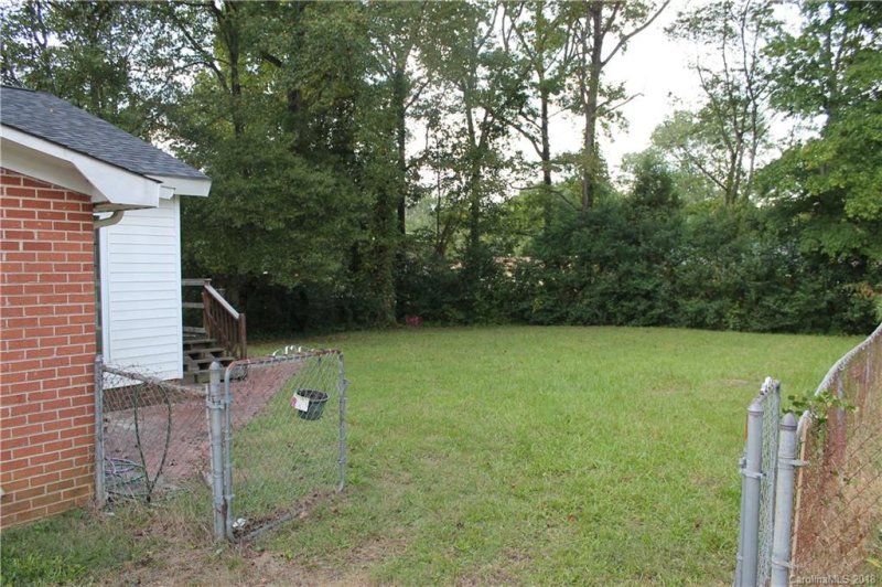 Property image 3 at 4027 Malta Place, Charlotte, NC 28215