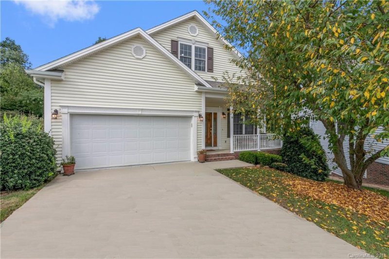 Property image 2 at 18 Sweet Gum Drive, Asheville, NC 28805