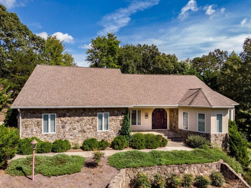 Property image 3 at 304 Oak Knoll, Hildebran, NC 28637