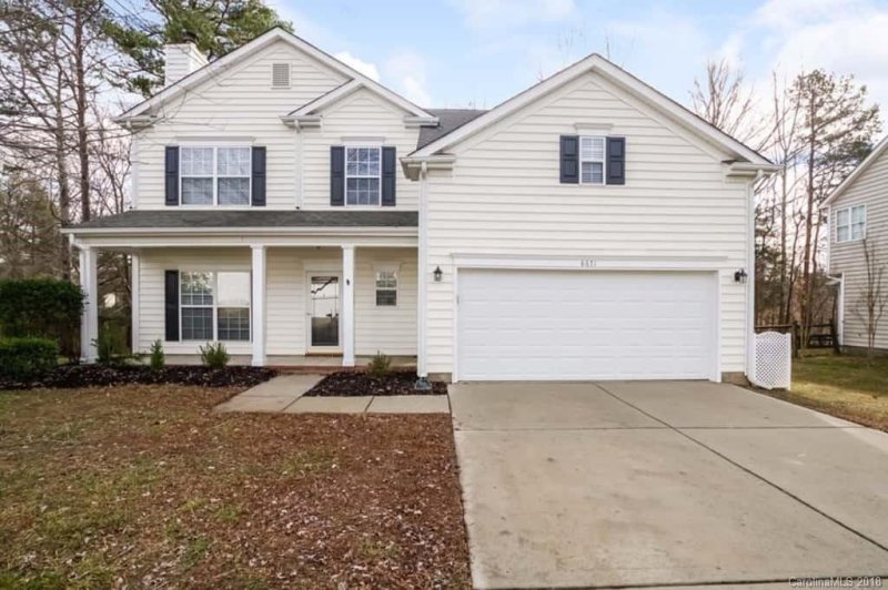 8671 Brook Glen Lane