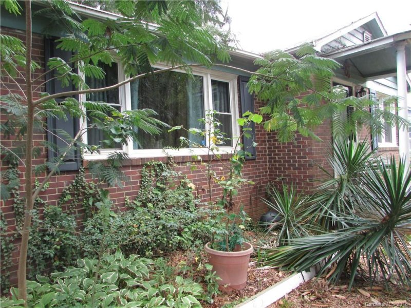 Property image 3 at 2205 Remount Road, Charlotte, NC 28208