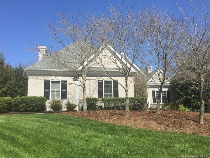 Property image 2 at 10 Tiverton Lane, Asheville, NC 28803