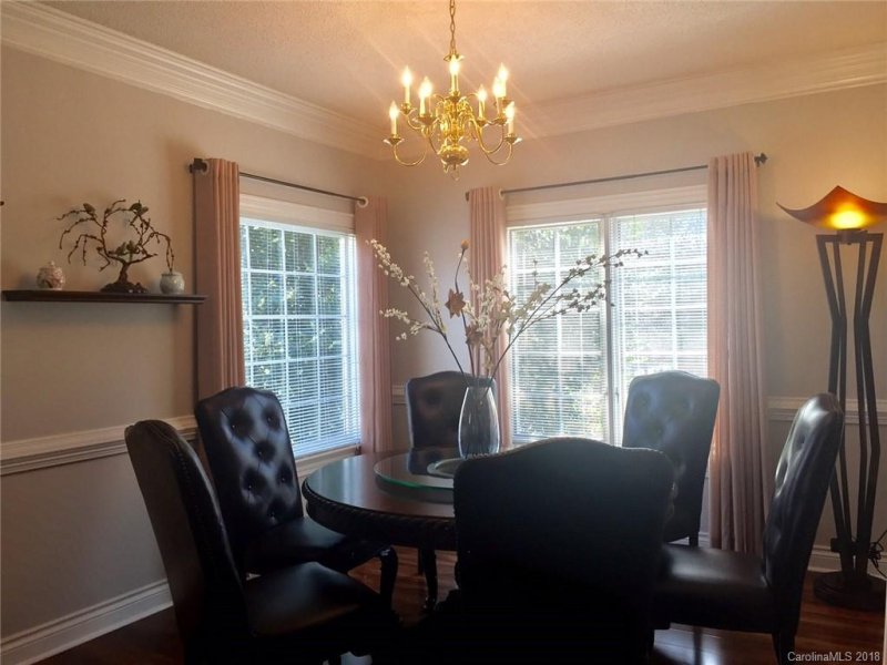 Property image 5 at 10 Tiverton Lane, Asheville, NC 28803