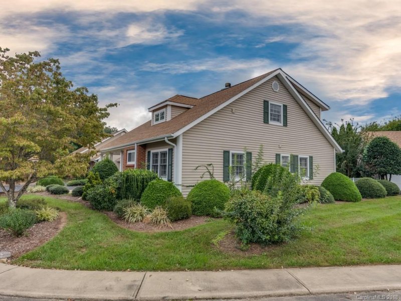 Property image 3 at 1111 Citation Circle, Hendersonville, NC 28739