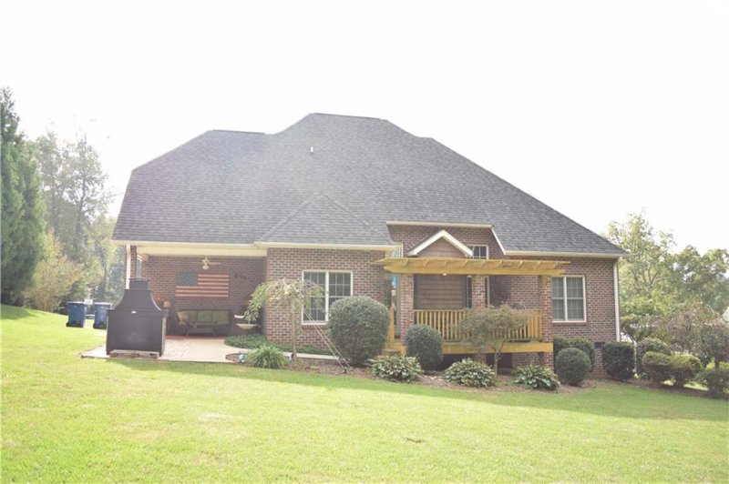 Property image 2 at 1189 Waterford Drive, Hickory, NC 28602