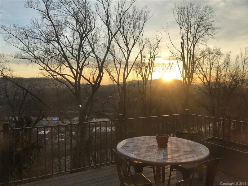 Property image 3 at 8 Grandview Drive, Asheville, NC 28806