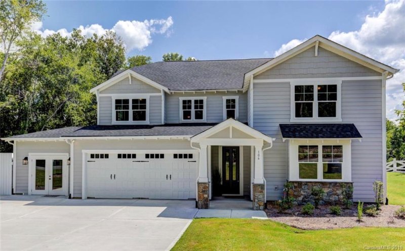 205 Country Lake Drive