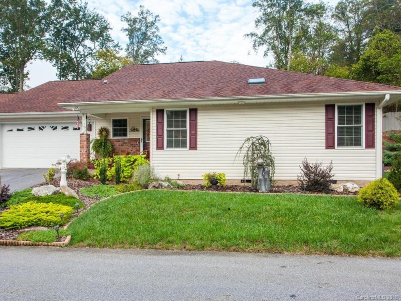 Property image 3 at 192 Allen Paul Drive, Hendersonville, NC 28791