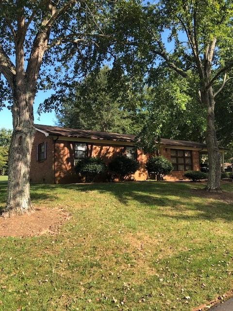 Property image 2 at 2500 Pinoak Drive, Hickory, NC 28602