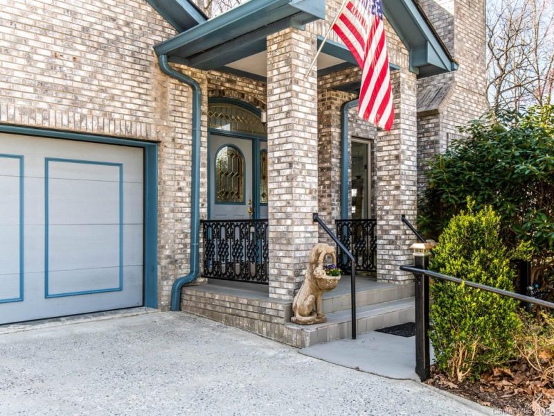 Property image 3 at 113 Galloway Drive, Asheville, NC 28803