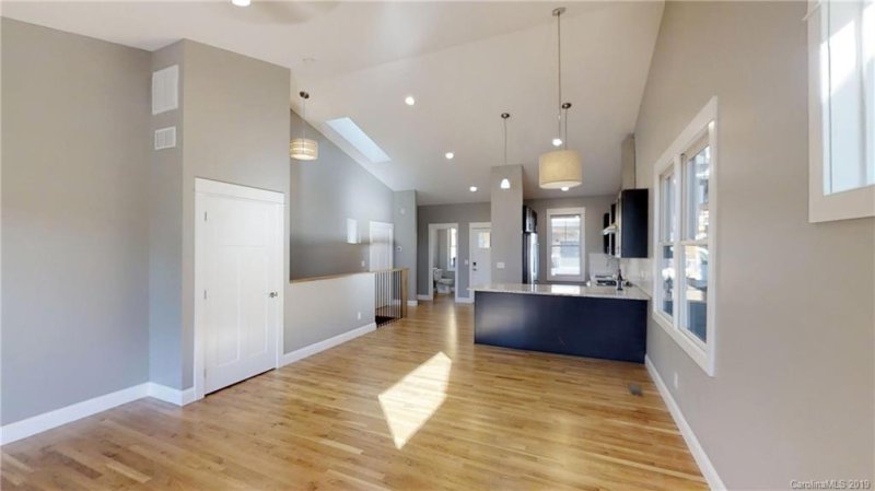 Property image 2 at 203 Josephine Lane, Asheville, NC 28804