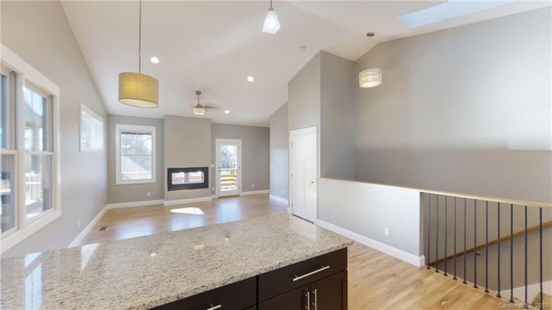 Property image 3 at 203 Josephine Lane, Asheville, NC 28804