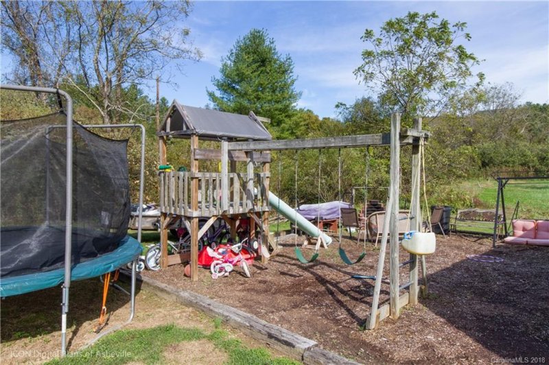 Property image 4 at 6 Timbers Edge Lane, Fairview, NC 28730