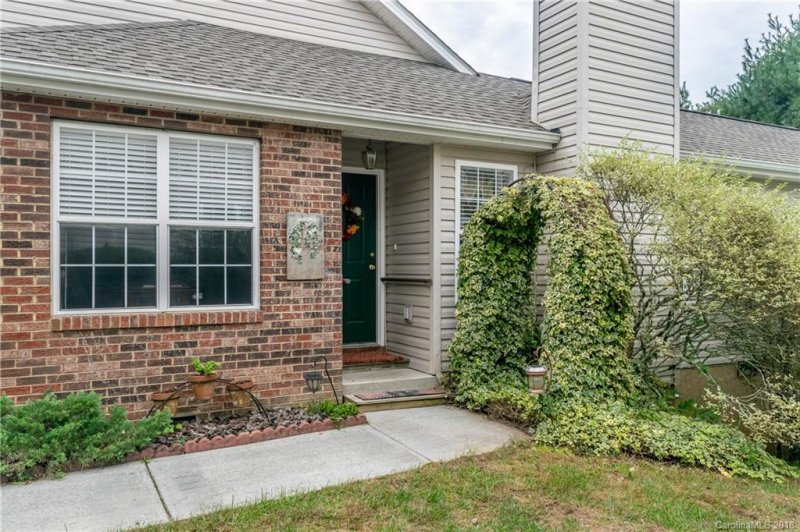 Property image 3 at 32 S Creekside Court, Hendersonville, NC 28791