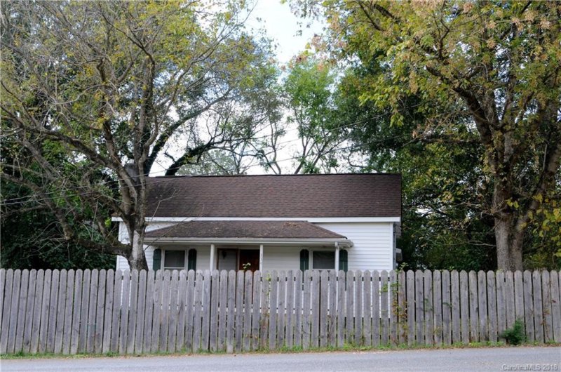 Property image 4 at 334 D Street, Lincolnton, NC 28092