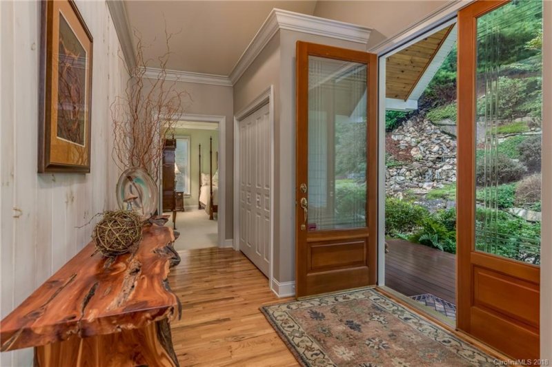 Property image 2 at 28 Oak Gate Drive, Hendersonville, NC 28739