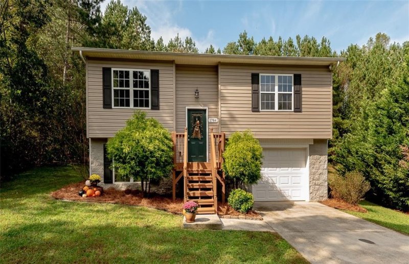 Property image 2 at 1784 Redberry Lane, Conover, NC 28613