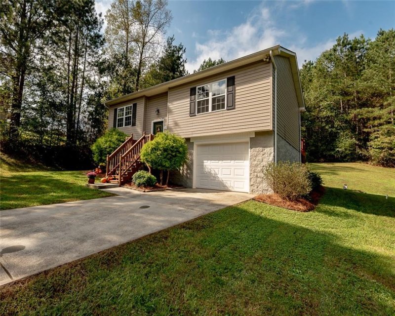 Property image 3 at 1784 Redberry Lane, Conover, NC 28613