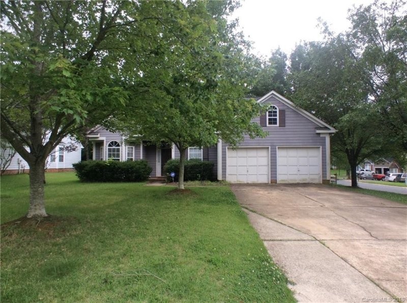 730 Oakbluff Circle