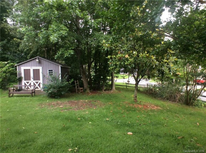 Property image 2 at 730 Oakbluff Circle, Charlotte, NC 28216