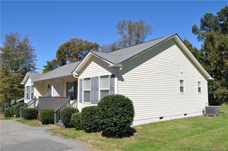 Property image 4 at 5605 Wrenn Drive, Denver, NC 28037