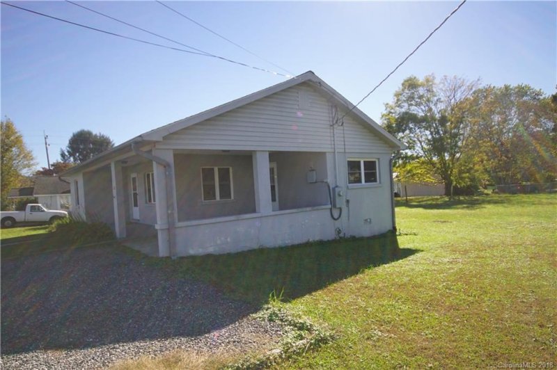 Property image 3 at 104 Summit Avenue, Brevard, NC 28712