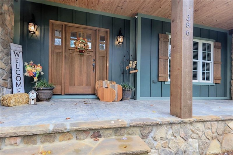 Property image 2 at 386 Riverwood Road, Mooresville, NC 28117