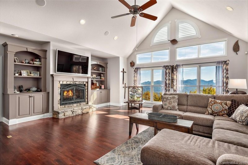 Property image 5 at 214 Crestview Drive, Black Mountain, NC 28711