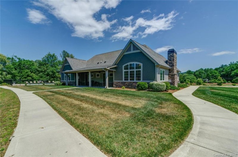 Property image 4 of 86 Copper Crest Circle in Vista at Blacksmith Run, Hendersonville, NC 28792