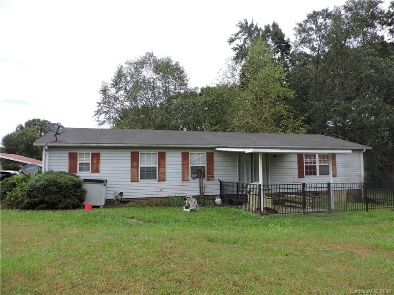 Property image 2 at 124 Rollingwood Drive, Stanley, NC 28164